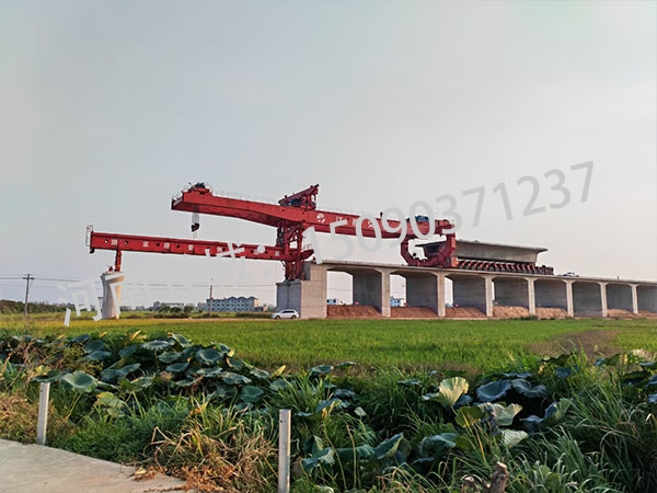 宜昌900吨架桥机