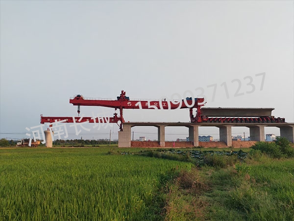 岳阳900高铁架桥机