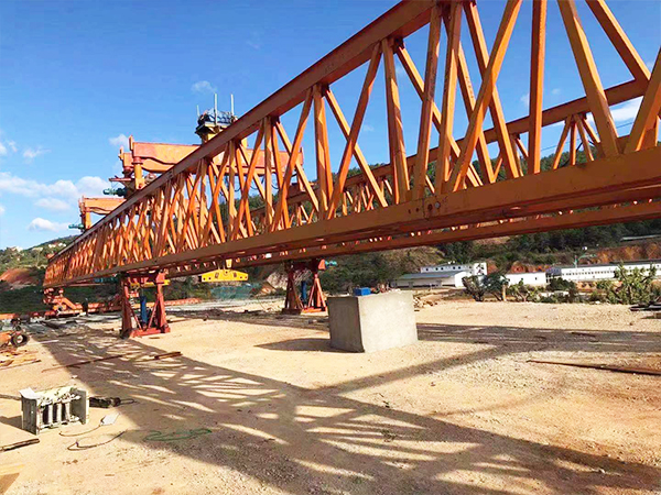 青海黄南架桥机厂家 手势传意,声线守安:架桥机的标准化沟通密码