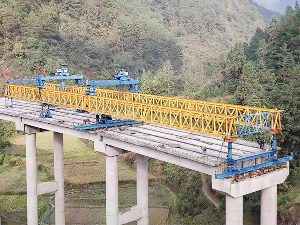 青海海南架桥机厂家 铁三角护巨臂:架桥机机长、指挥员与机电工匠的协同密码